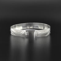 Wolves - Silver Clasping Bracelet