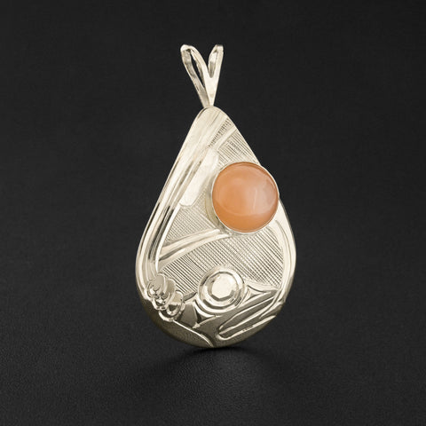 Frog - Silver Pendant with Peach Moonstone