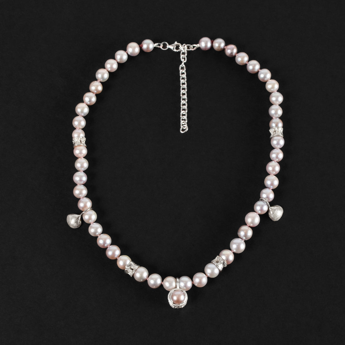 Clamshell - Pearl Necklace