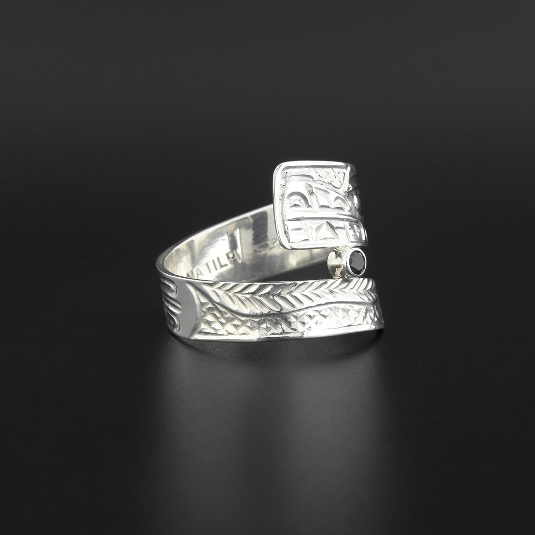 Wolf - Silver Ring with Onyx