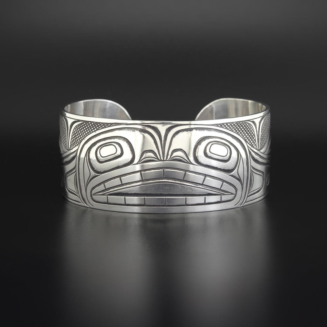 Killerwhale on the Hunt - Silver Bracelet