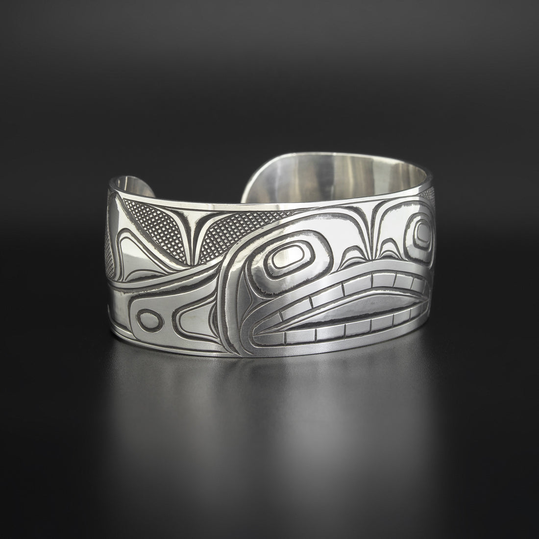 Killerwhale on the Hunt - Silver Bracelet