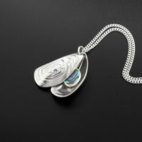 Mussel - Silver Pendant with Abalone