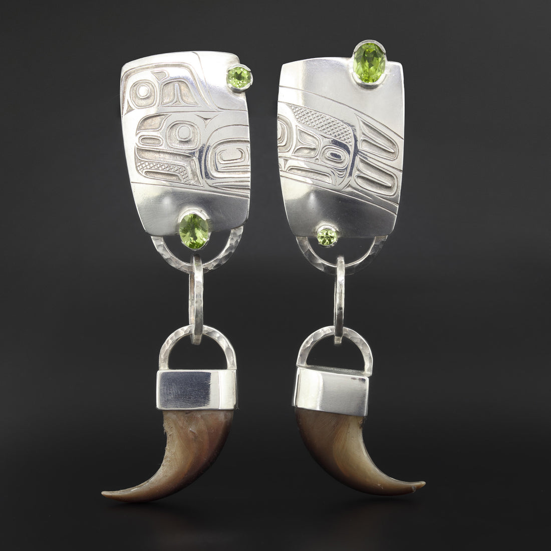 Bear Claw - Silver Earrings with Peridot