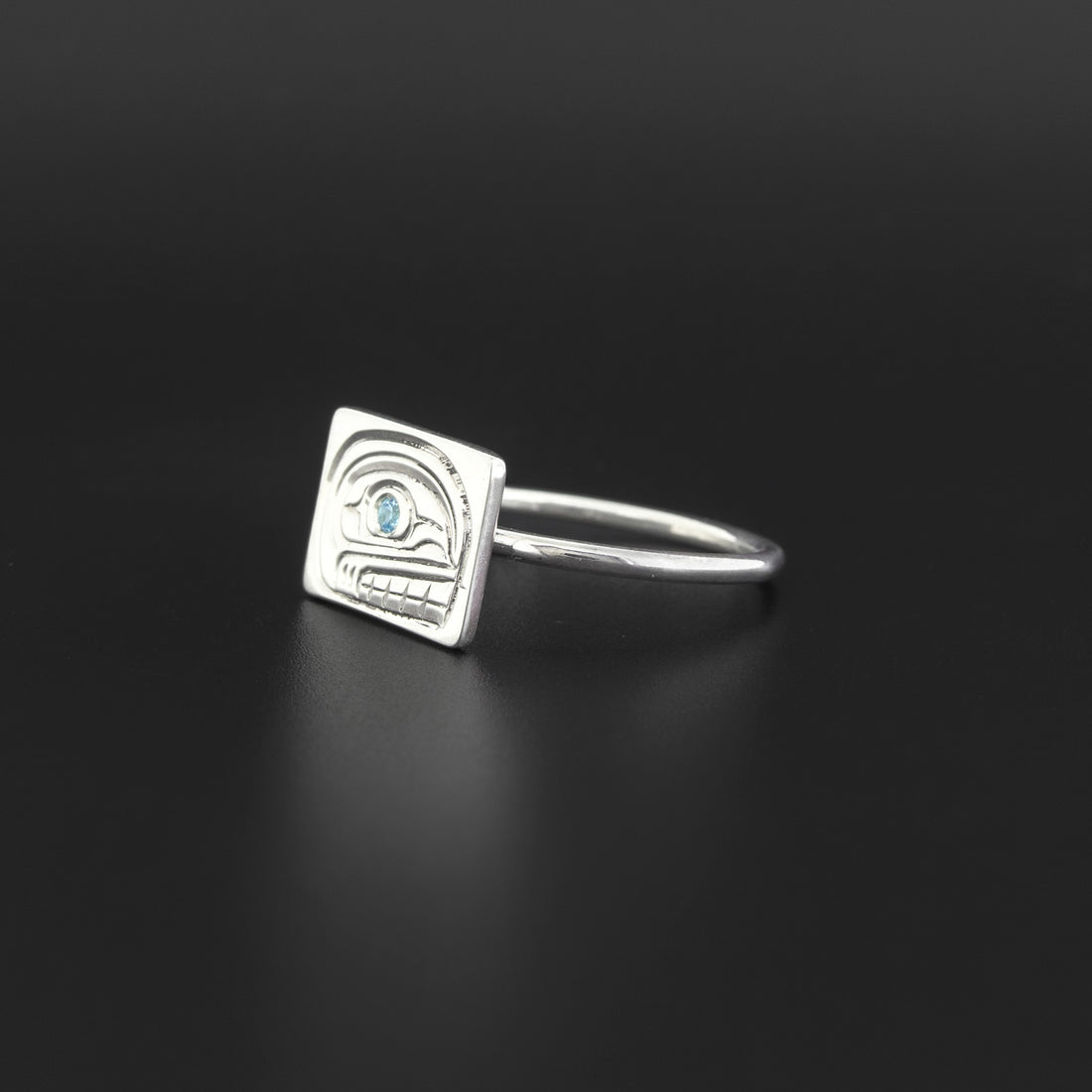 Orca - Silver Ring with Blue Topaz