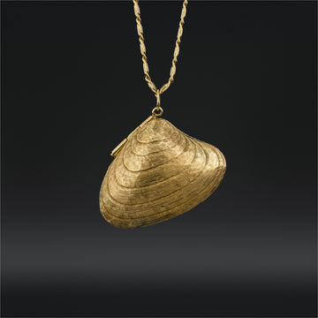 Clam Shell - 14k Gold Locket