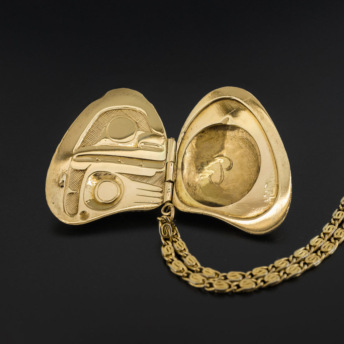Clam Shell - 14k Gold Locket