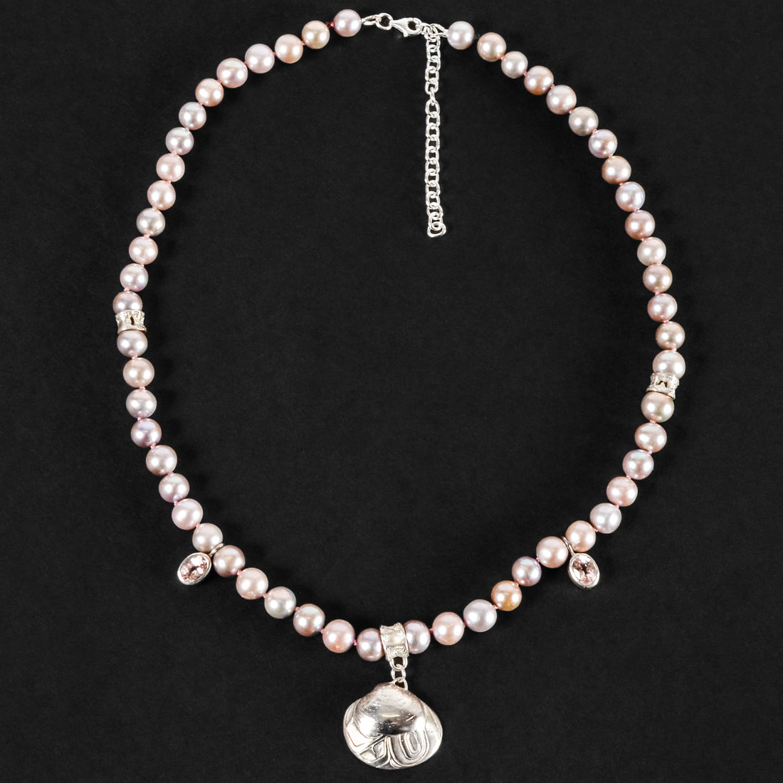Clamshell - Pearl Necklace