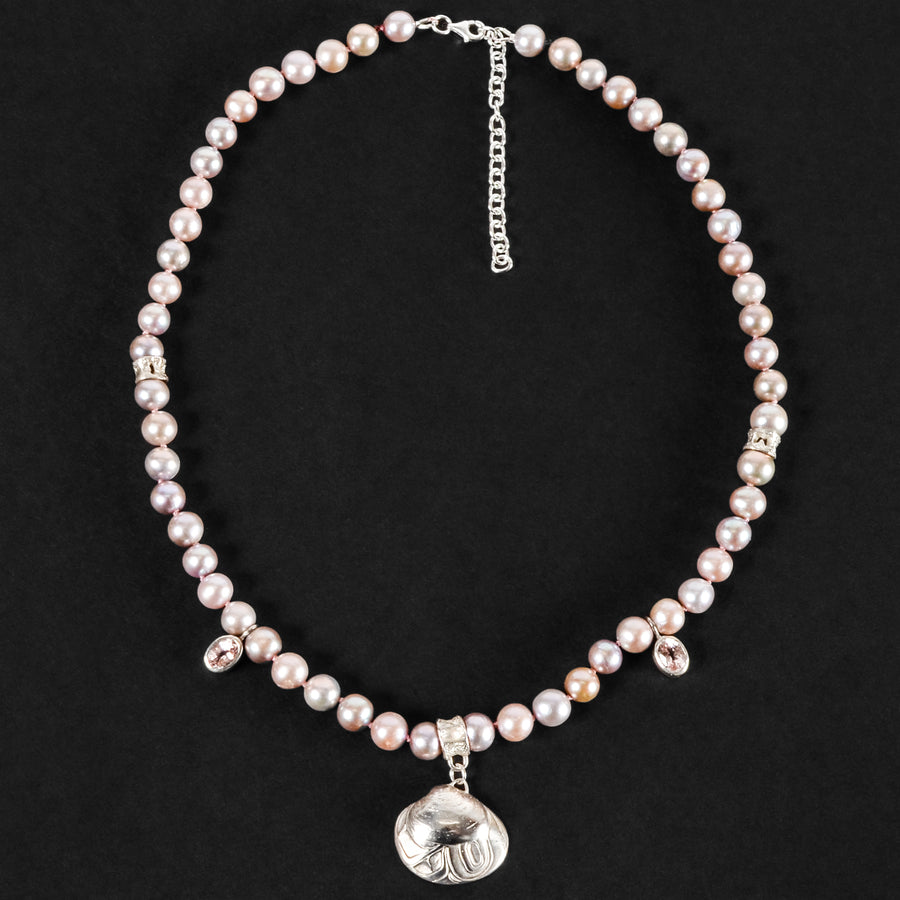 Clamshell - Pearl Necklace