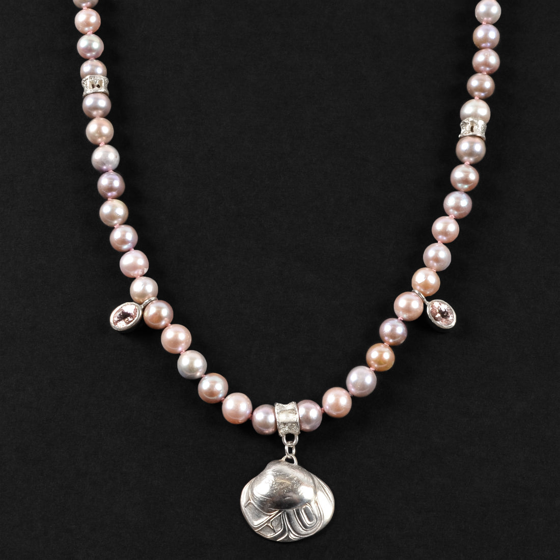 Clamshell - Pearl Necklace